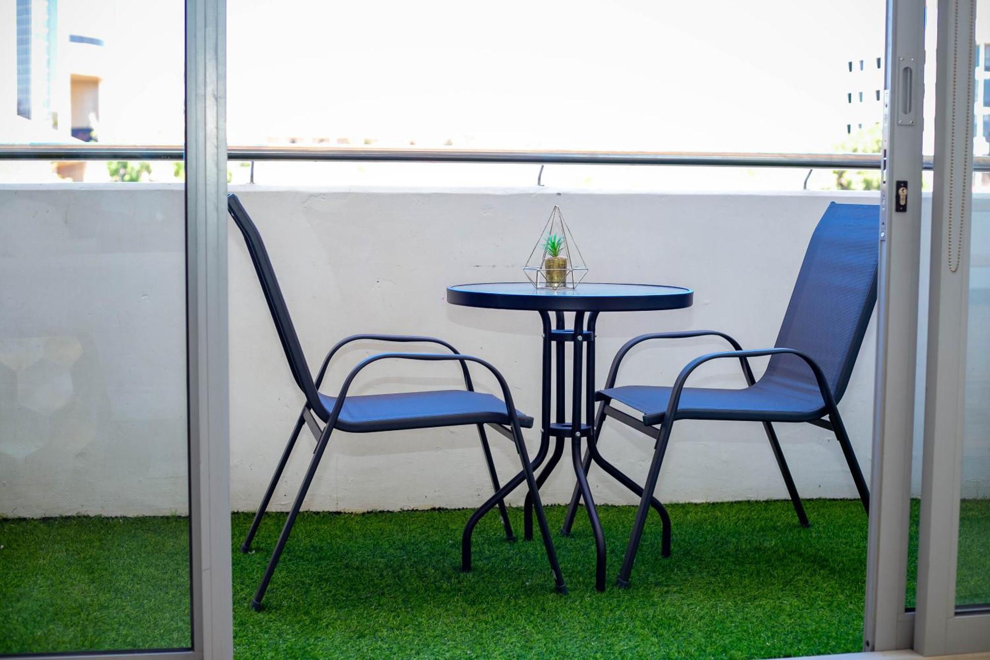 Urban Oasis Apartments At Freedom Plaza วินด์ฮุก ภายนอก รูปภาพ