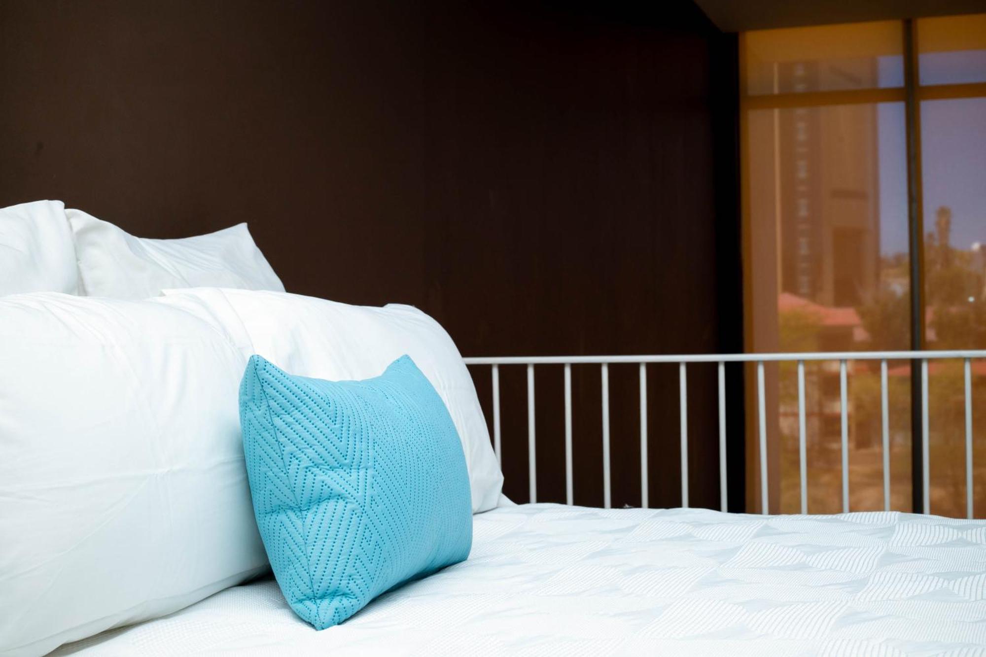 Urban Oasis Apartments At Freedom Plaza วินด์ฮุก ภายนอก รูปภาพ